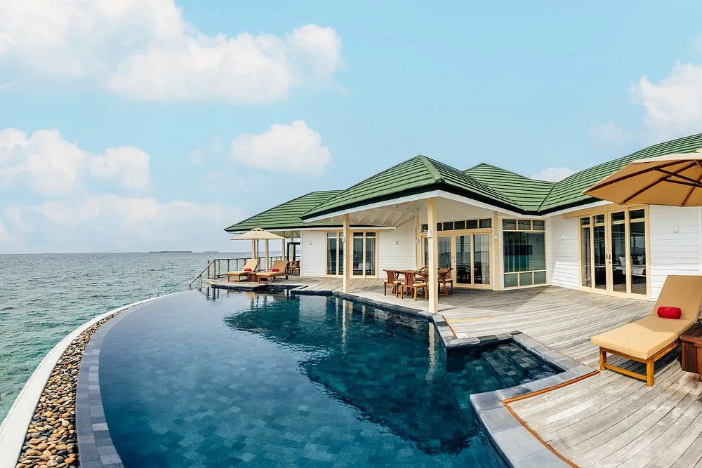 SIYAM WORLD MALDIVES: Бассейн и пляж 4