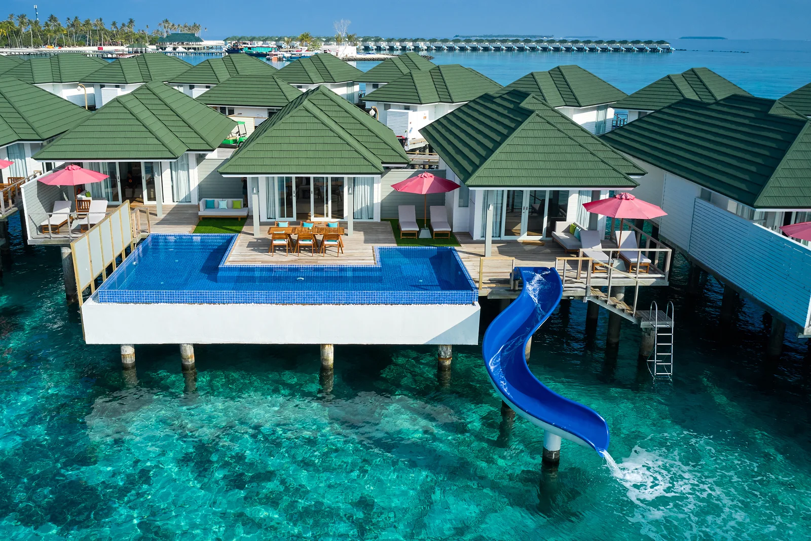 Three Bedroom Lagoon Villa With Pool Slide - фото 2
